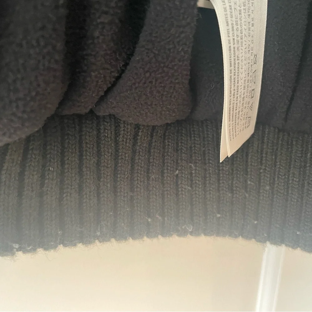 🥶 Abercrombie & Fitch Black Puffer Jacket ❄️ - Picture 15 of 15